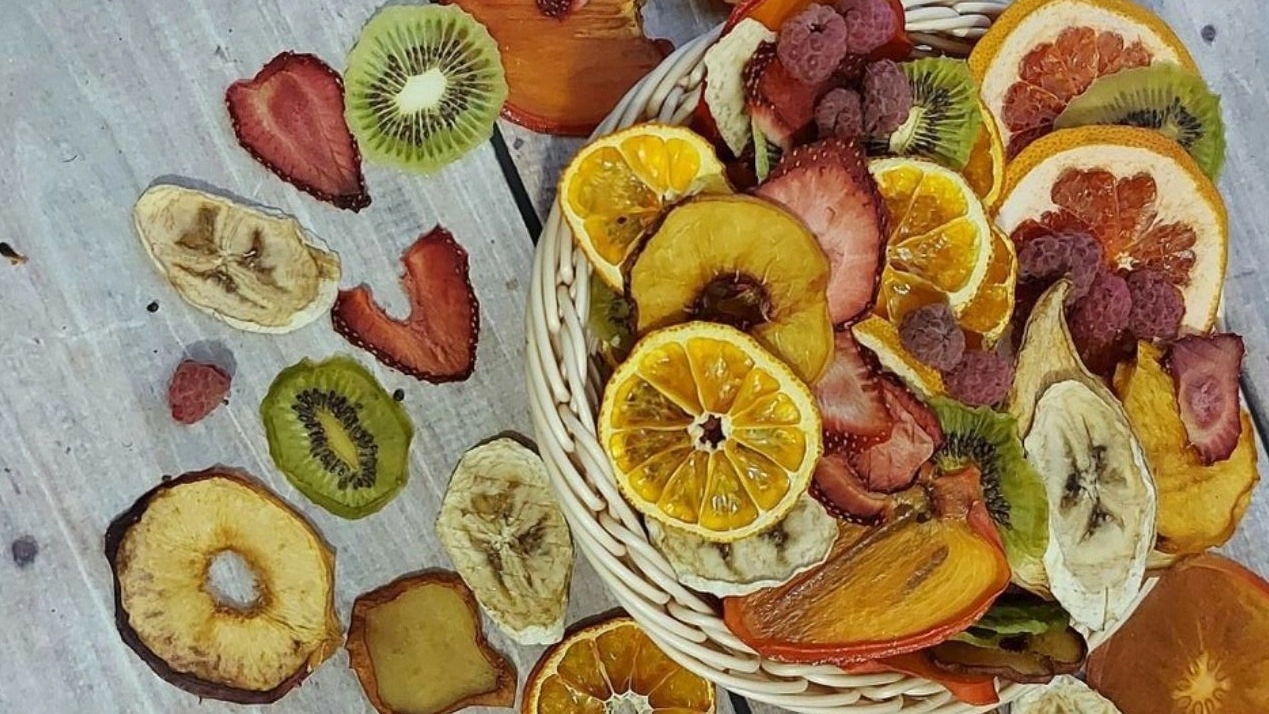 تفاوت میوه خشک حرارتی و میوه خشک فریز درایر